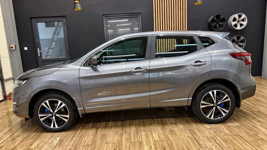 NISSAN Qashqai -