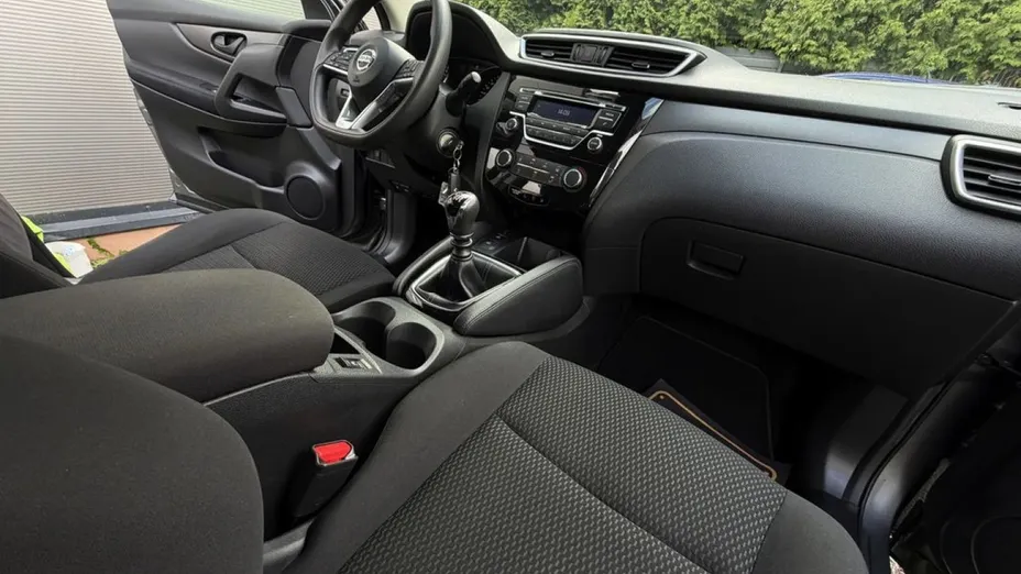 NISSAN Qashqai -