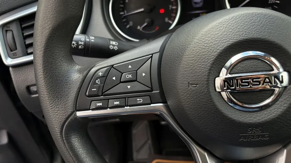 NISSAN Qashqai -