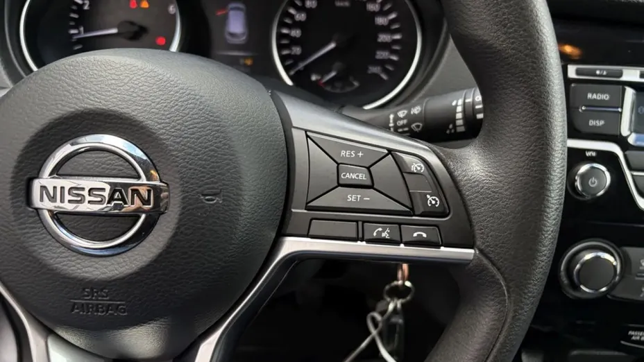 NISSAN Qashqai -