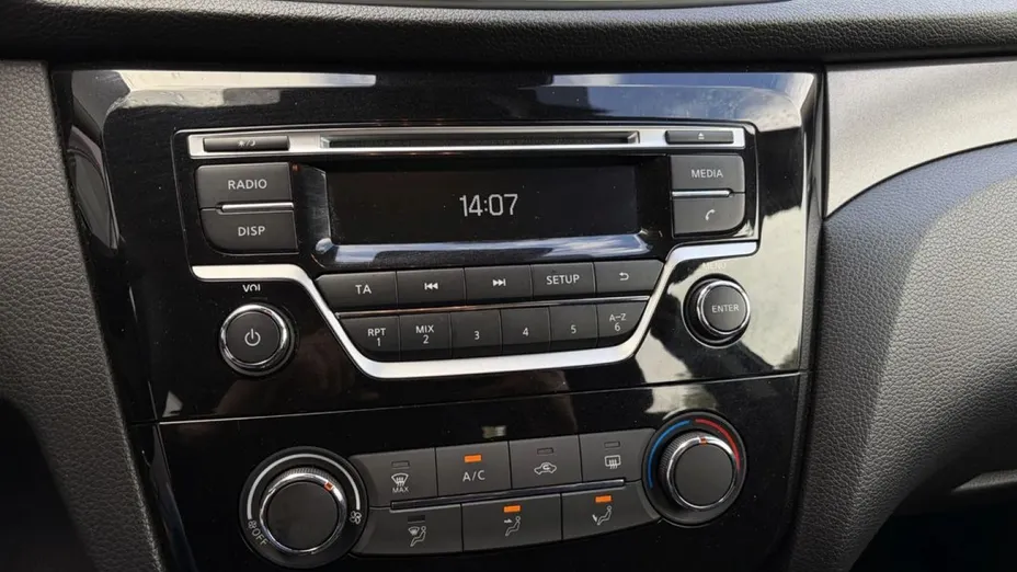 NISSAN Qashqai -