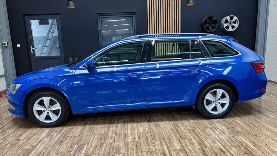 SKODA Superb -