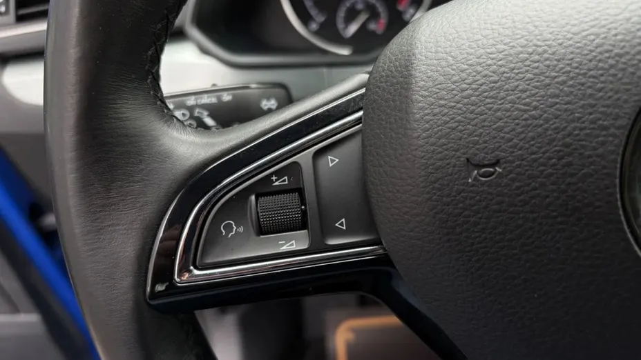 SKODA Superb -