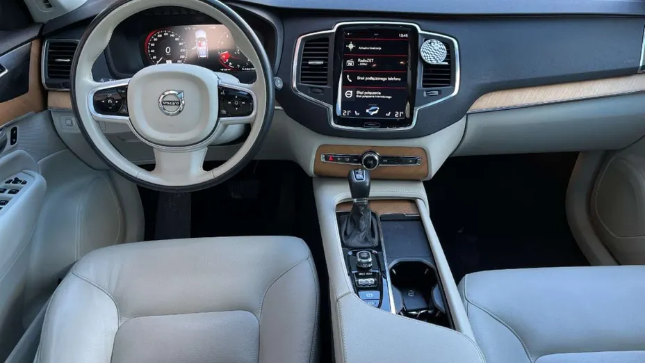 VOLVO XC90 -