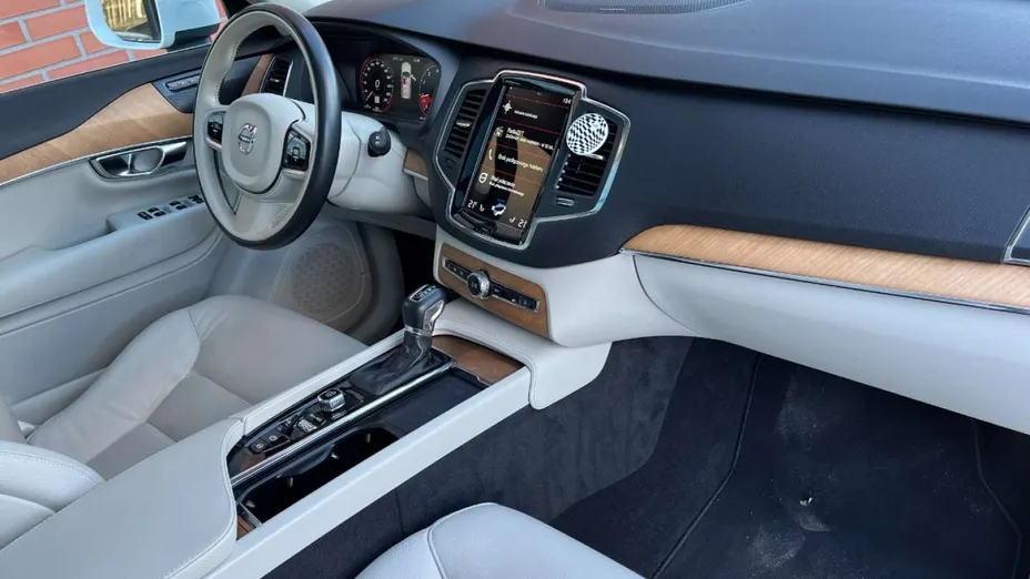 VOLVO XC90 -
