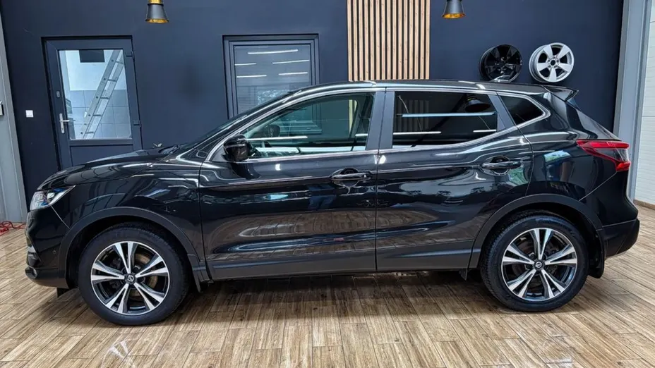 NISSAN Qashqai -