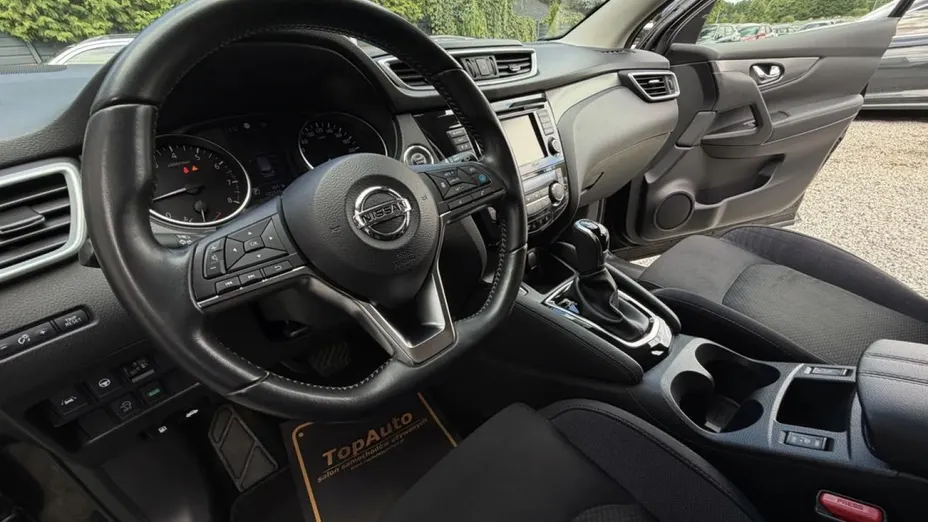 NISSAN Qashqai -