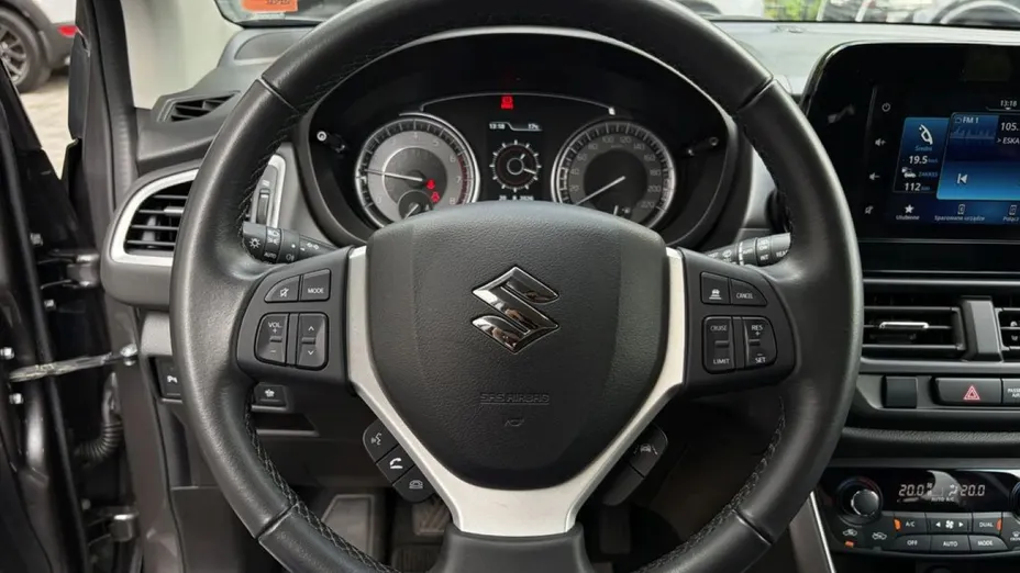 SUZUKI SX4 -