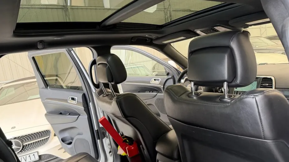 JEEP Grand Cherokee -
