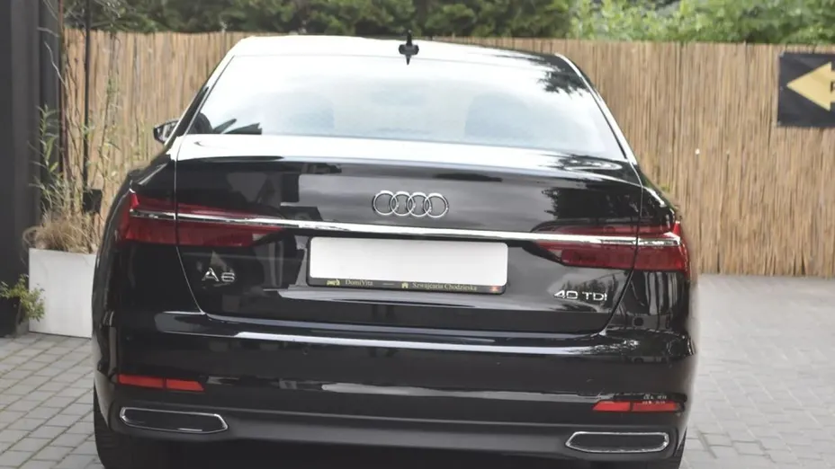 AUDI A6 -
