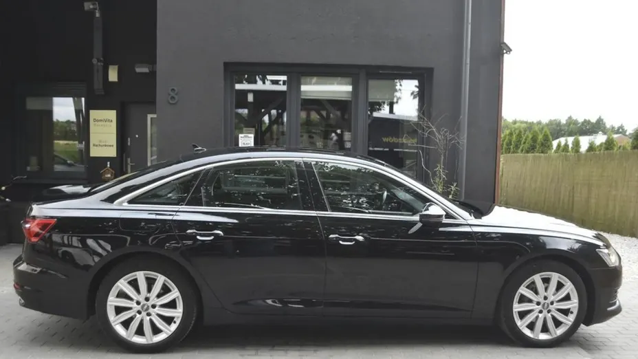 AUDI A6 -