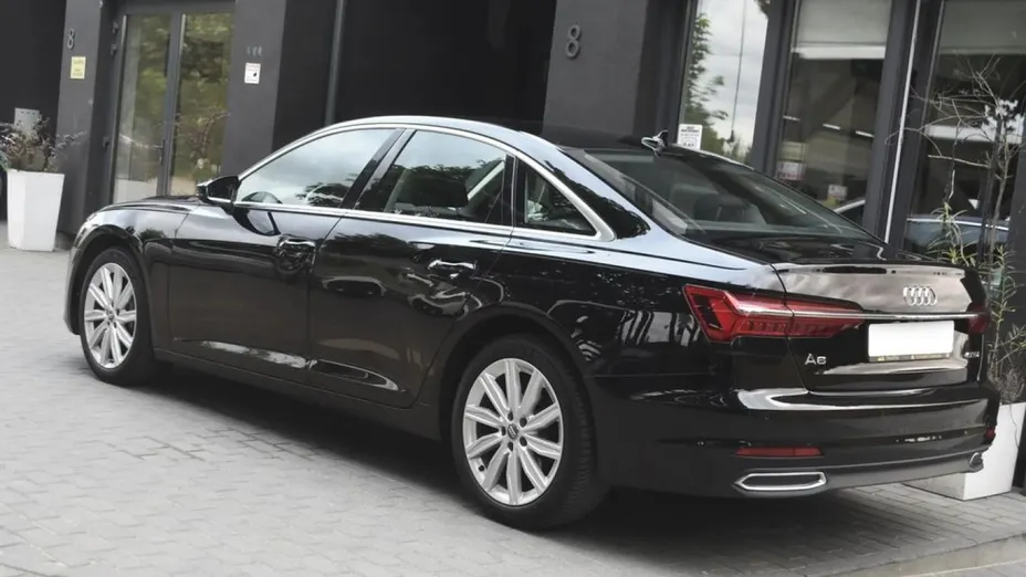 AUDI A6 -