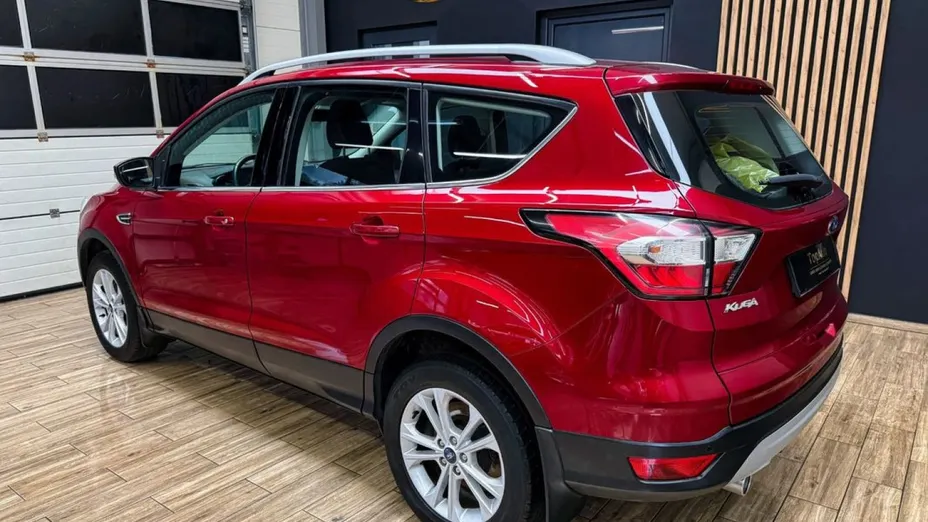 FORD Kuga -