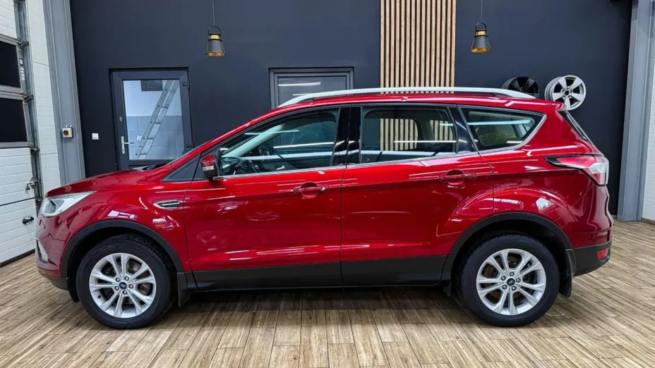 FORD Kuga -