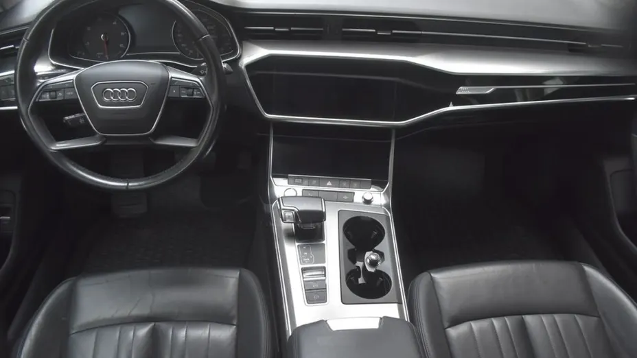 AUDI A6 -