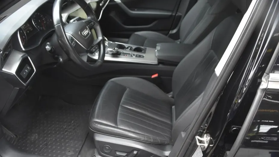 AUDI A6 -