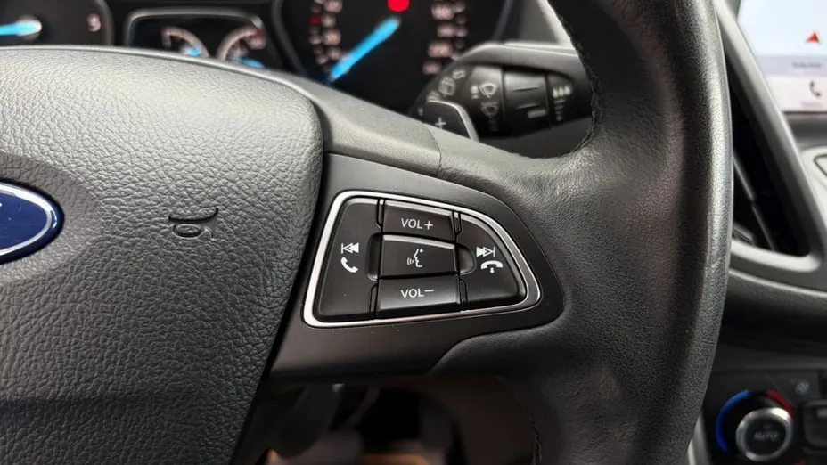 FORD Kuga -