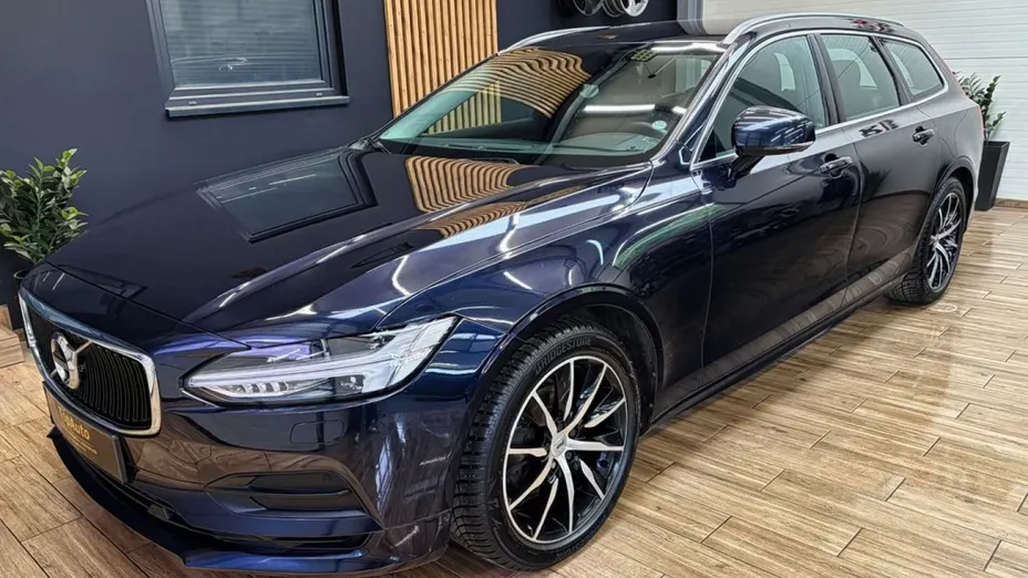 VOLVO V90 -