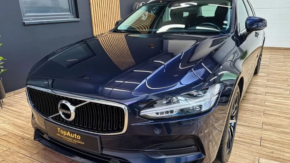 VOLVO V90 -