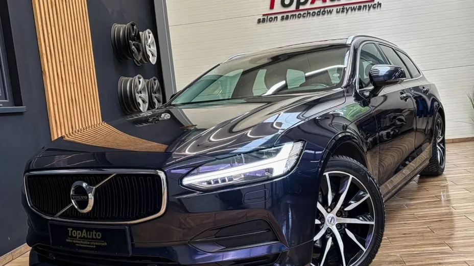 VOLVO V90 -
