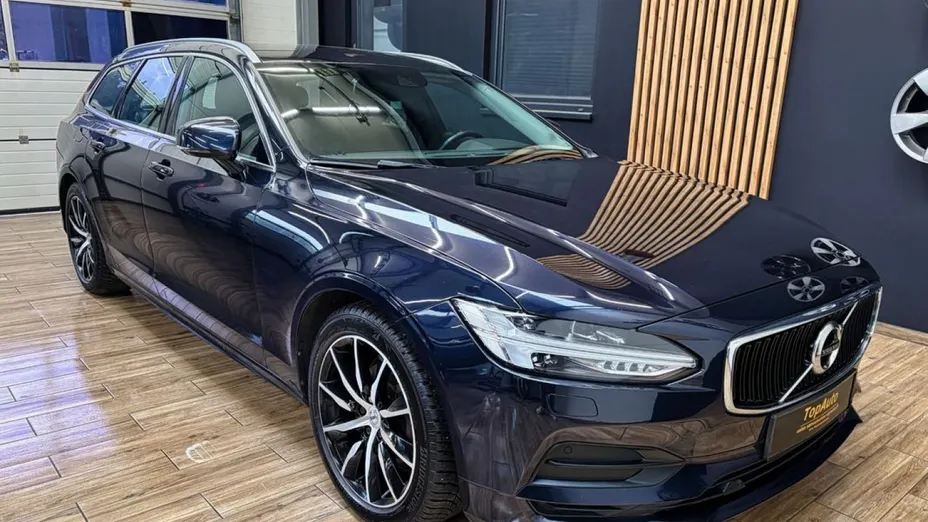 VOLVO V90 -