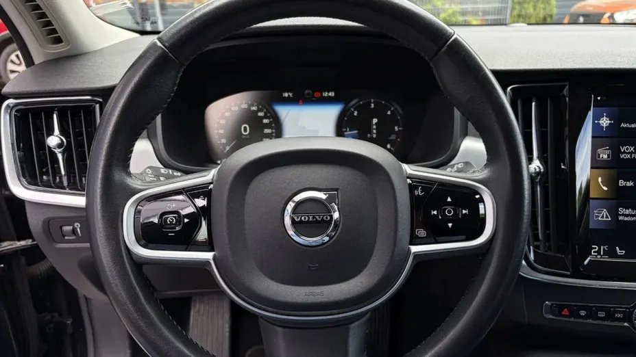 VOLVO V90 -