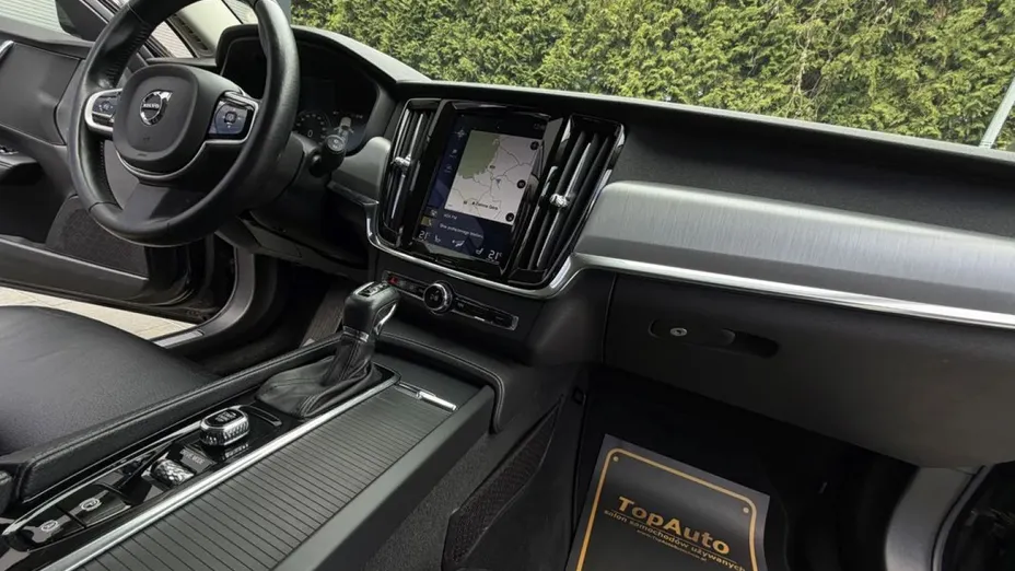 VOLVO V90 -
