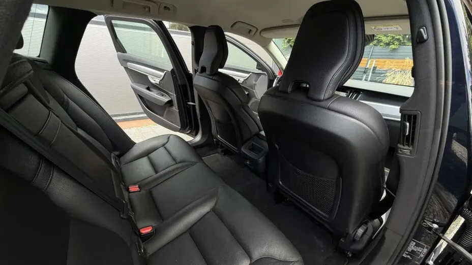 VOLVO V90 -