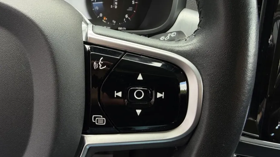 VOLVO V90 -