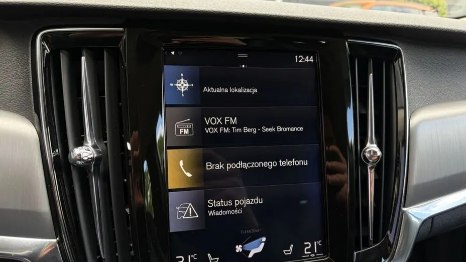 VOLVO V90 -