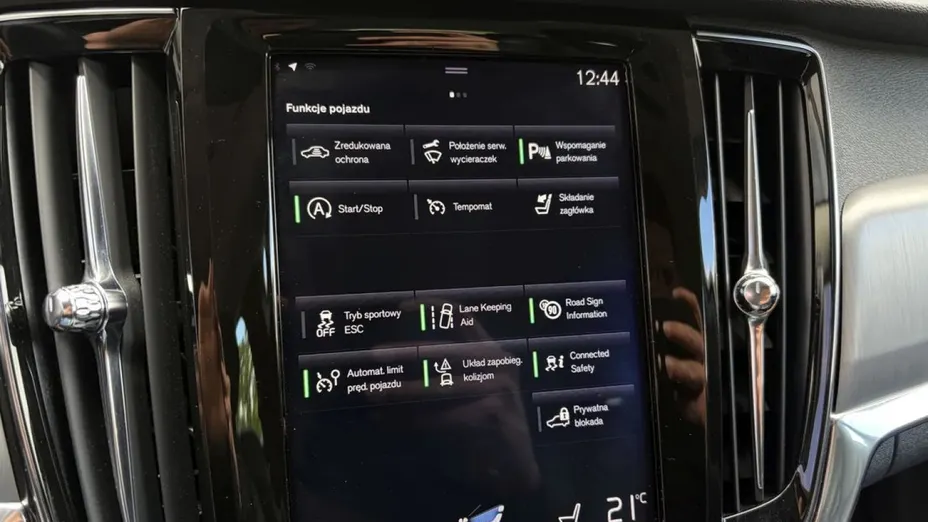 VOLVO V90 -