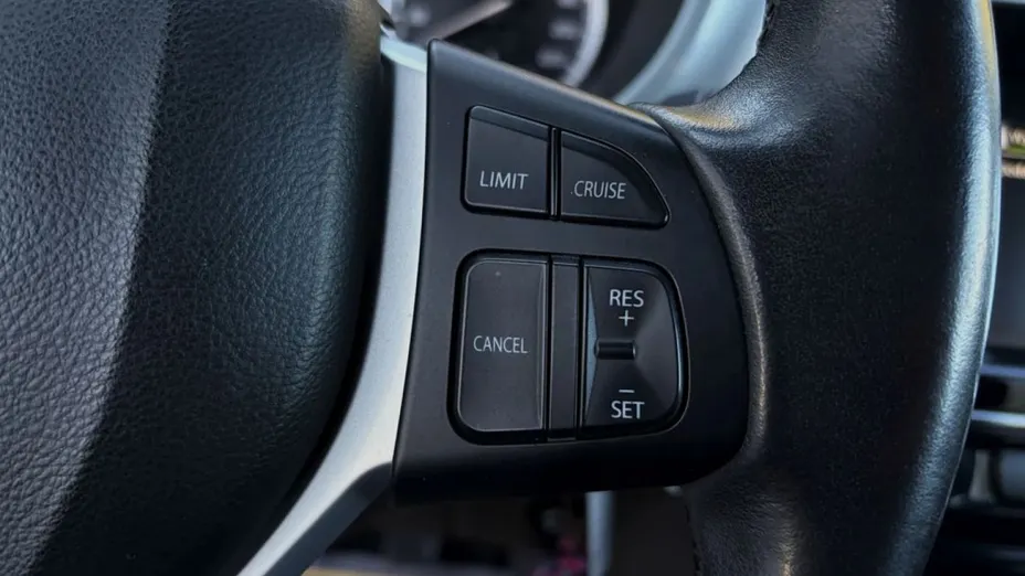 SUZUKI Vitara -