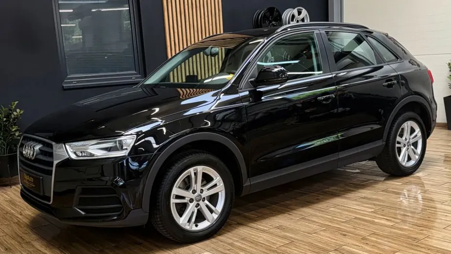 AUDI Q3 -