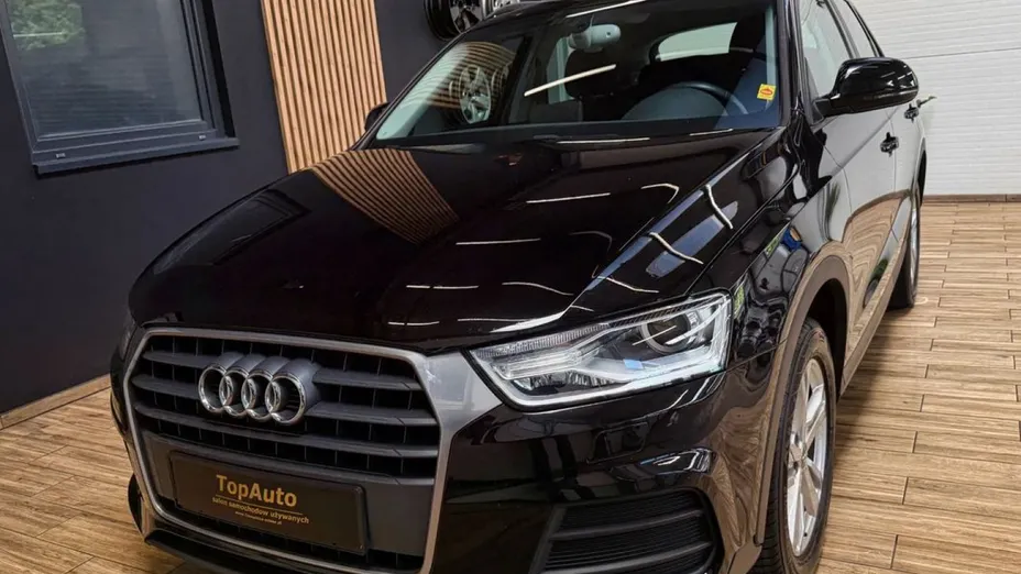 AUDI Q3 -