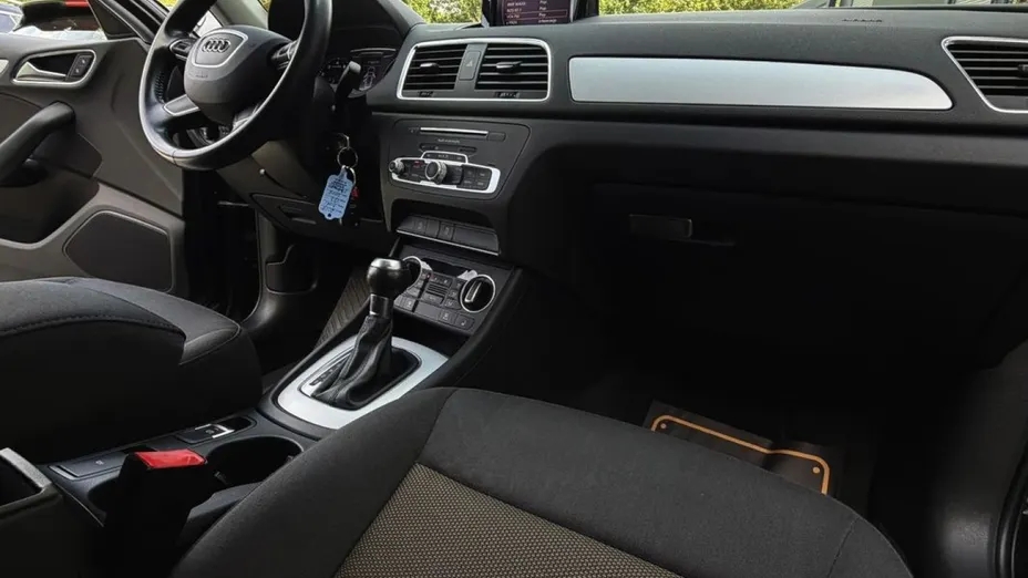 AUDI Q3 -