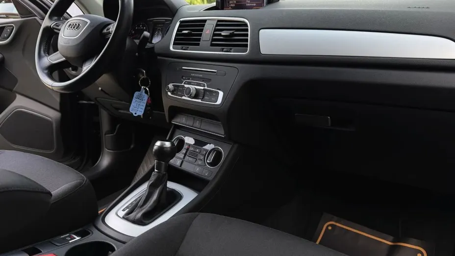 AUDI Q3 -