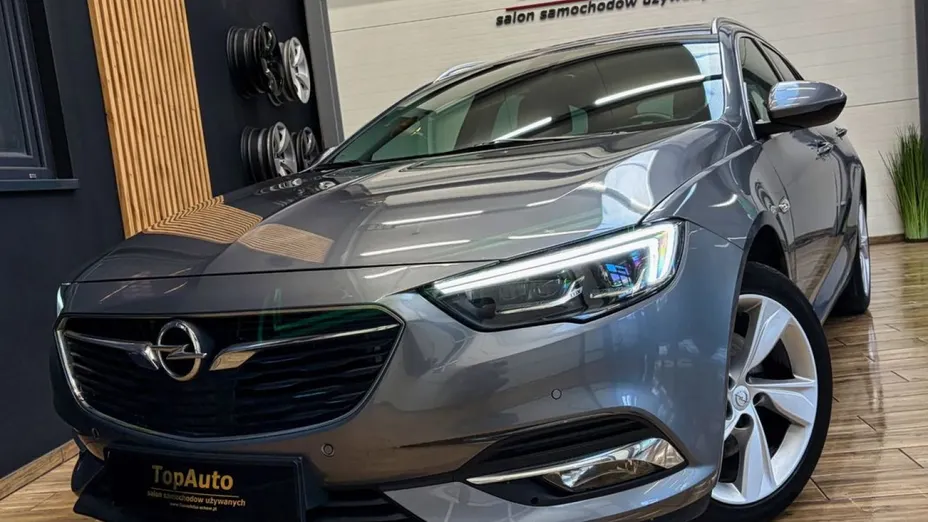 OPEL Insignia -