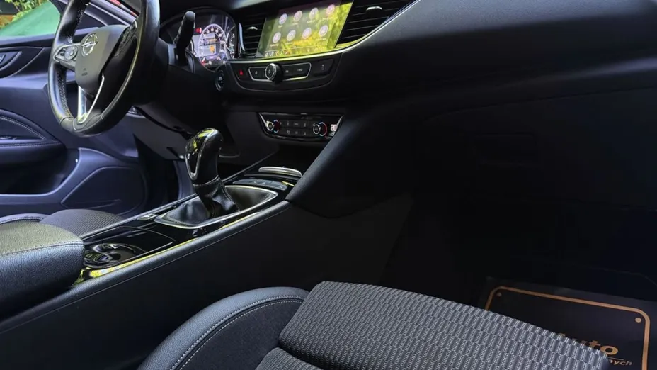 OPEL Insignia -
