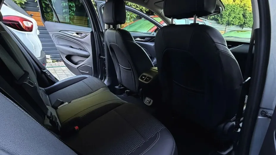 OPEL Insignia -
