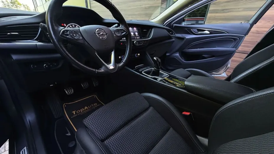 OPEL Insignia -