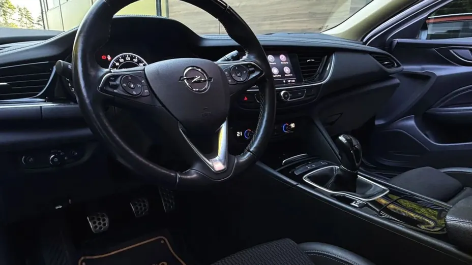 OPEL Insignia -