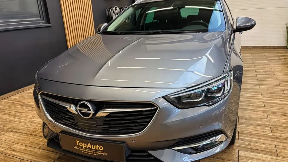 OPEL Insignia -