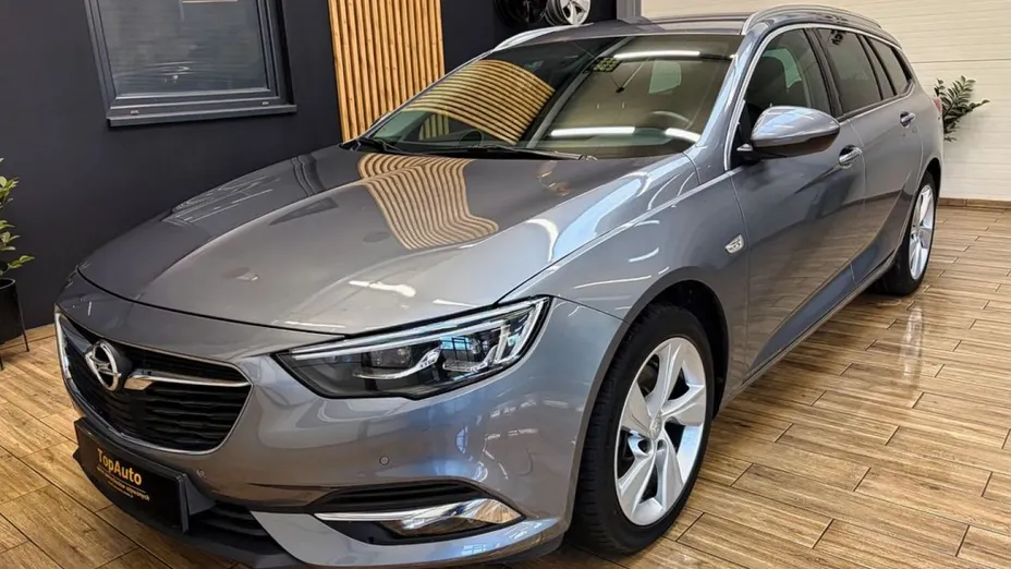 OPEL Insignia -