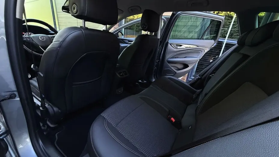 OPEL Insignia -