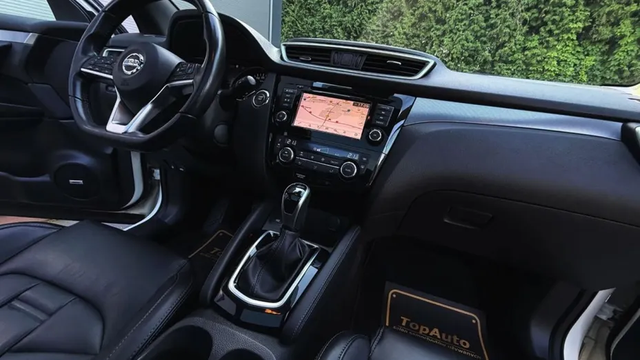NISSAN Qashqai -