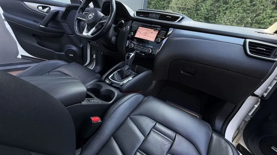 NISSAN Qashqai -