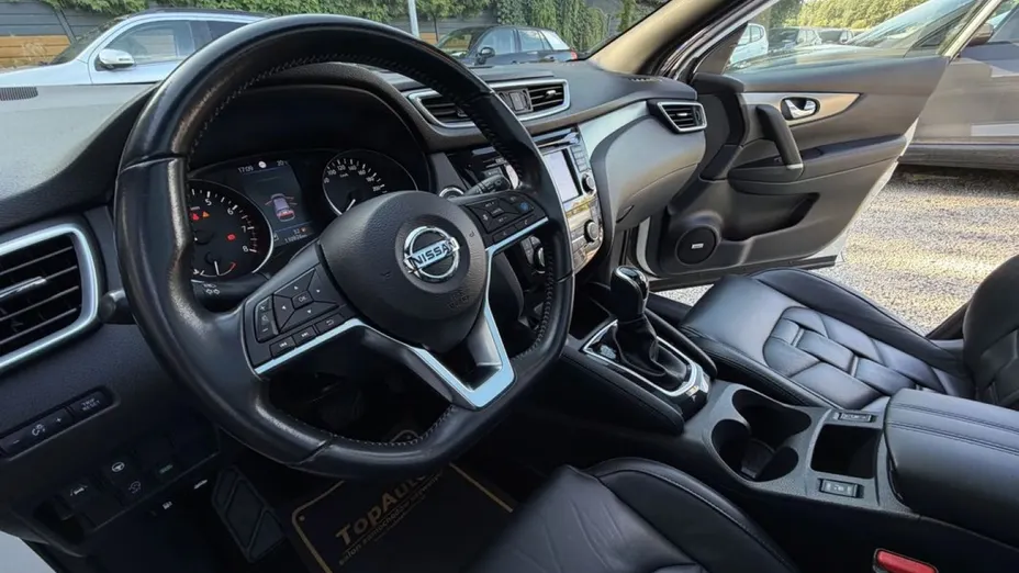 NISSAN Qashqai -
