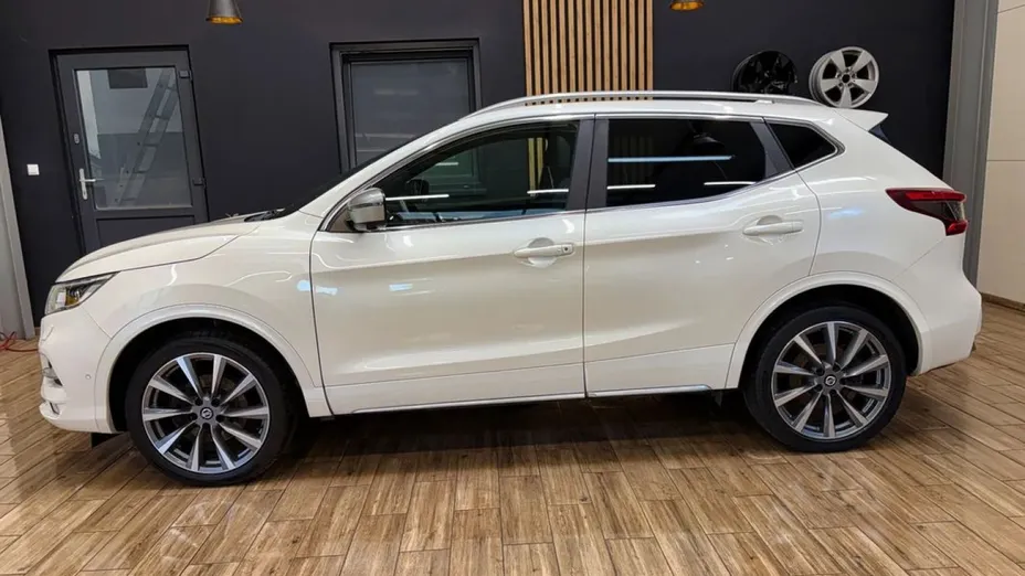 NISSAN Qashqai -