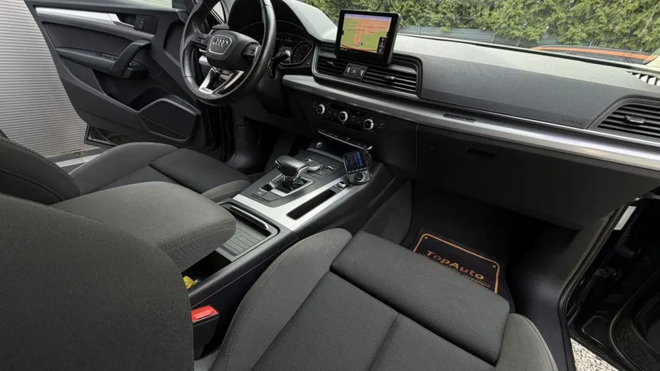 AUDI Q5 -