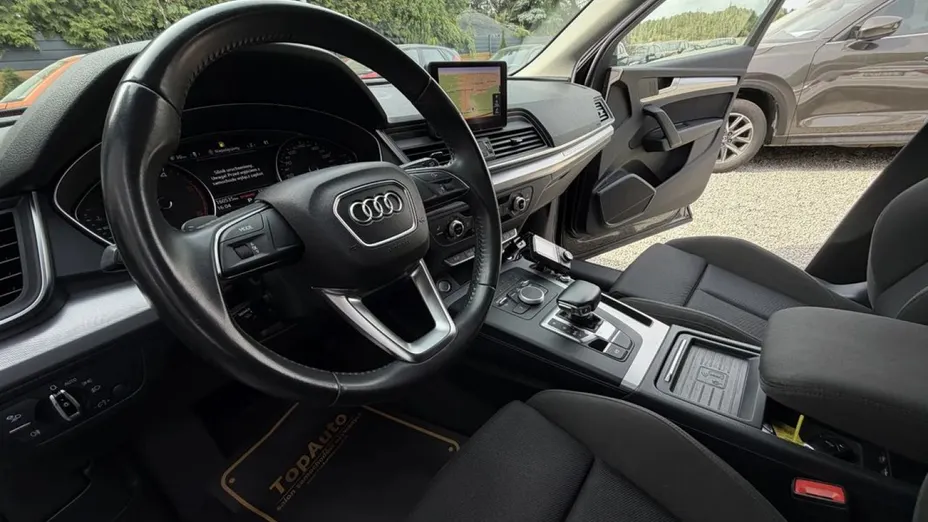 AUDI Q5 -